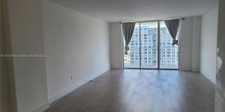 2851 NE 183rd St Gallery 4