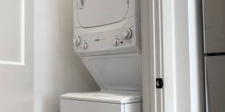 The Everly at Rouzan Gallery 8