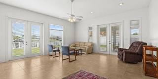 Stunning Waterfront Home - Treasure Island! 3bed| 2bath Gallery 7