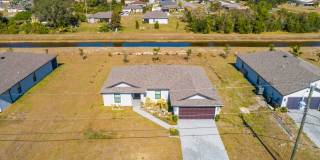 NOW AVAILABLE - 3/2 with 2 Car Garage in Mirror Lakes! Gallery 5