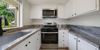 Charming 2-Bedroom Townhouse for Rent in Huntington Beach! Gallery 14