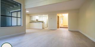 Remodeled 3 Bedroom Townhouse | Private Patio | Washer/Dryer Gallery 1