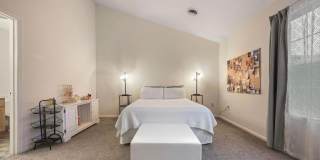 114 THAMES Drive Gallery 9