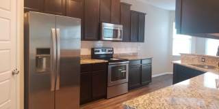 Large 4 Bedroom Home in Towne Pointe! Showings Coming Soon!!! Gallery 14