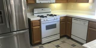 ***Move in Special $1000***Oceanside Great Location 3 Bedroom Home! Gallery 4