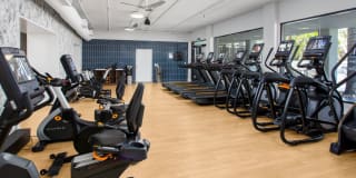 Avalon Woodland Hills Gallery 17