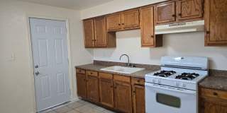 Cozy 2 Bed, 1 Bath in a duplex in Phoenix Gallery 3