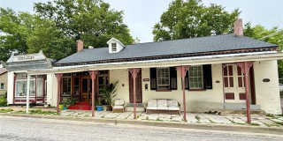 301 LAUREL Street Gallery 1