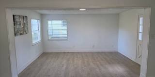FOR RENT!!! SIMPLY STUNNING AND SPACIUS 3 BED 2 BATH SINGLE FAMILY HOME.. Gallery 9