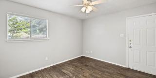 Awesome open Studio Apartments Close to Downtown Gallery 63