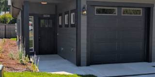 2-Bed, 2-Bath Townhouse with Modern Touches, Garage and Washer/Dryer in Grants Pass! Gallery 1