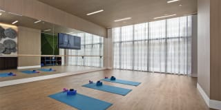 727 West Madison 727 West Madison Gallery 21