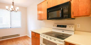 Richmond Marina Bay Condo In Gated Community Gallery 12