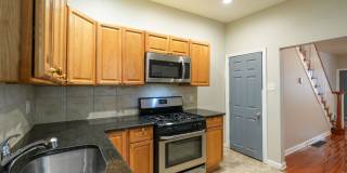 Newly renovated 3 bed 1.5 bath, central air Gallery 10