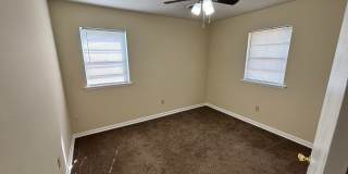 2 bed, 1 bath duplex house in Edmond with central heat and air next to UCO campus Gallery 16