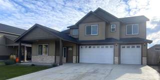 5-Bed, 3-Bath Home w/ Fenced Backyard! Gallery 1