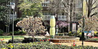 229 N Poplar Street Gallery 21