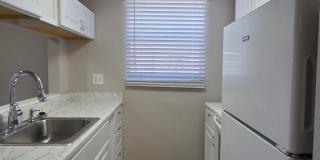 ** HALF OFF 1ST MONTH'S RENT WITH 13 MONTH LEASE ** Gallery 3