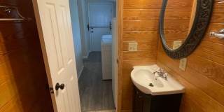 Charming Fully Renovated 2BR/1BA Near Both Hospitals – Washer/Dryer Included! Gallery 18