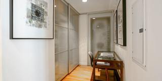 Gorgeous designer one bedroom in Hayes Valley w/lots of light, views, W/D, private patio, roof deck, gym and parking! Gallery 17