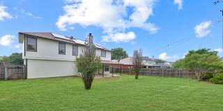 2411 Dennis St Gallery 27