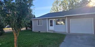 Charming, bright and super clean home ~ 1317 sq ft, SW Redmond Gallery 1