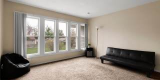 Large 3 Bedroom Apartments PET FRIENDLY! Gallery 131