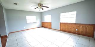 2506 Stratford Drive Gallery 7