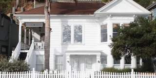 OPEN HOUSE SUN 4/19 Rare historic waterfront home in Sausalito w/bay views, water access, office/bonus room, washer/dryer and large front porch Gallery 3