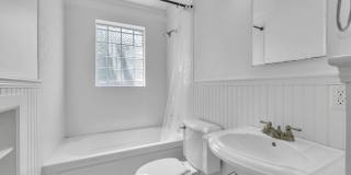 Beautifully maintained and move-in ready 4BR home with a basement Gallery 27