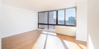 300 East 39th Gallery 16