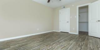 Montabella at Oak Forest Apartments Gallery 27