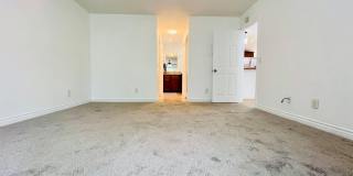 Beautifully Vista Upgraded Upstairs Corner Condo Gallery 17