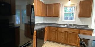 Adorable 3 Bedroom 3 Bath in Preston Green Gallery 10