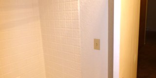 Rent Special: 1/2 Off June's Rent!! - Downstairs 2 Bedroom Unit Gallery 31