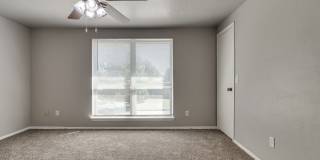 GREAT 2BED 2 BATH 2 CAR GARAGE TOWNHOME MINUTES FROM TURNPIKE!!!! Gallery 21