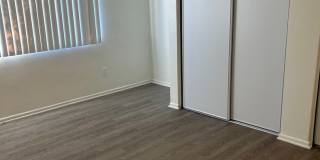 *FIRST MONTH FREE WHEN APPLICATION IS SUBMITTED THE SAME DAY OF TOUR* Bright 1 Bed / 1 Bath with Balcony & Pool – Central AC – Pet Friendly! Gallery 21