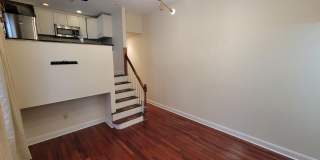 1828-00 GREEN Street Gallery 3