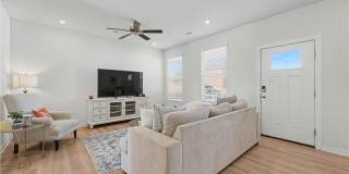 4885 W Triangle Street Gallery 8