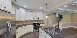 Custom 4 BD/2.5 BA Home with Community Pool, Water Access and Day Dock! Gallery 8
