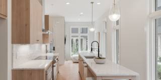 Stunning End Unit Townhome in Salemtown Gallery 1