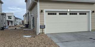 3 Bedroom town home  in Aurora Gallery 28
