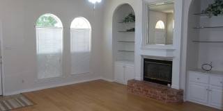 4 BEDROOM, CONVENIENT LOCATION Gallery 3