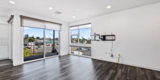 Beautiful three story live/work townhome in Westside Costa Mesa! Gallery 11