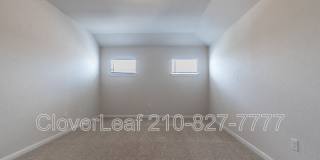 2126 Silver Maple Gallery 27