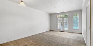 Grand Lakeside Escape: Spacious 3-Bedroom Retreat in Lakeshore Community Gallery 40