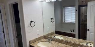 2003 NE Oak Trail Road Gallery 21