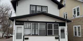 Upper Level 2 Bedroom, 1 Bathroom Duplex Gallery 1
