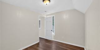 505 Brown Street Gallery 20