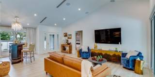 700 Holly Road Gallery 12